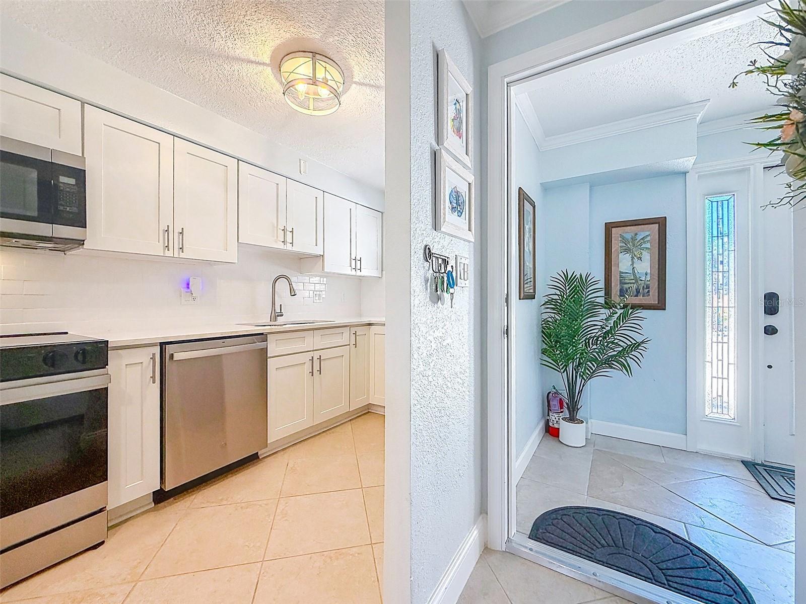 COCONUT VILLAS OF DUNEDIN CONDO - Residential