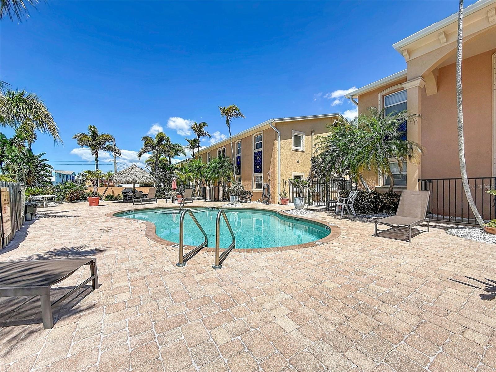 COCONUT VILLAS OF DUNEDIN CONDO - Residential