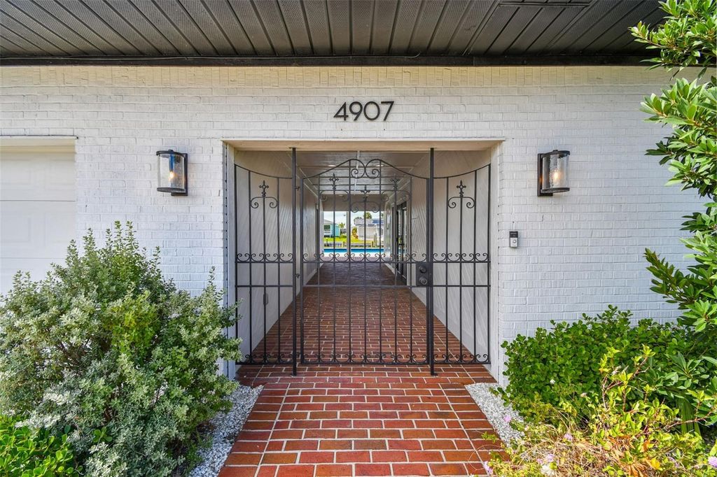 Photo of 4907 Beacon Road, Palmetto, FL 34221 (MLS # A4671569)