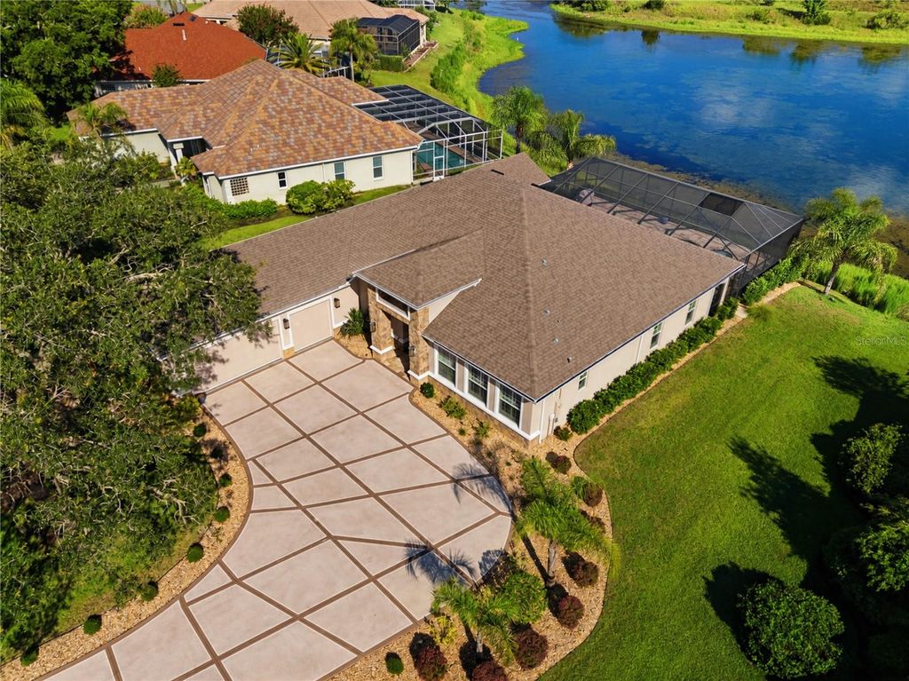 Photo of 9215 Lake Cypress Loop, Weeki Wachee, FL 34613 (MLS # W7887264)