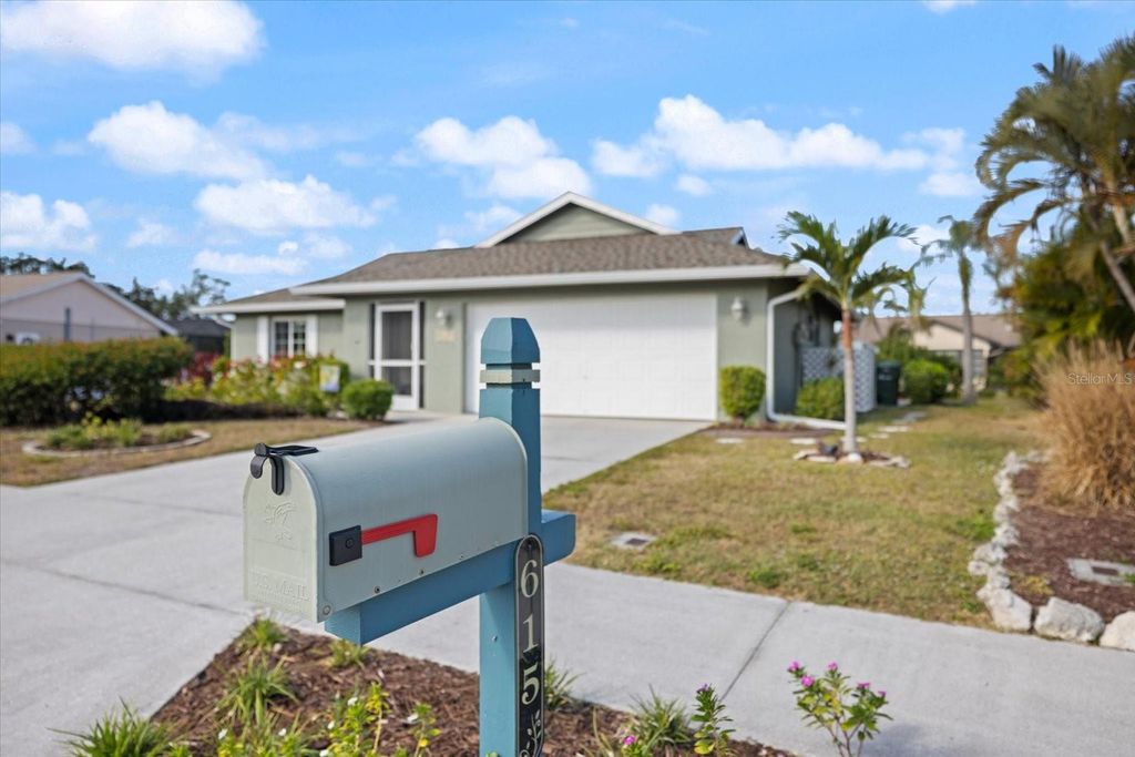 Photo of 615 Sugarwood Drive, Venice, FL 34292 (MLS # N6141438)