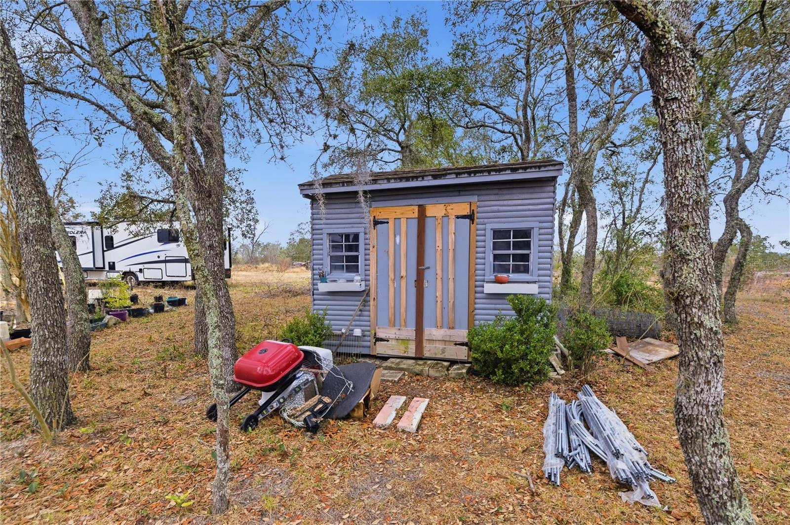 VICTORIA OAKS - Residential