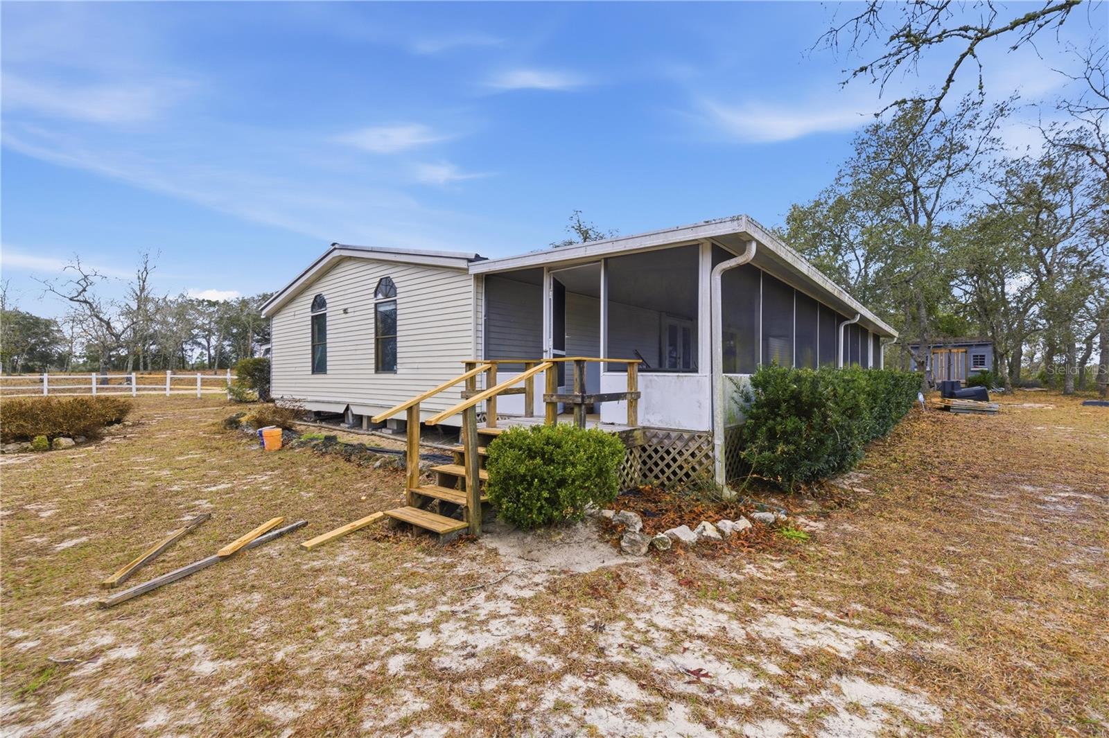 VICTORIA OAKS - Residential