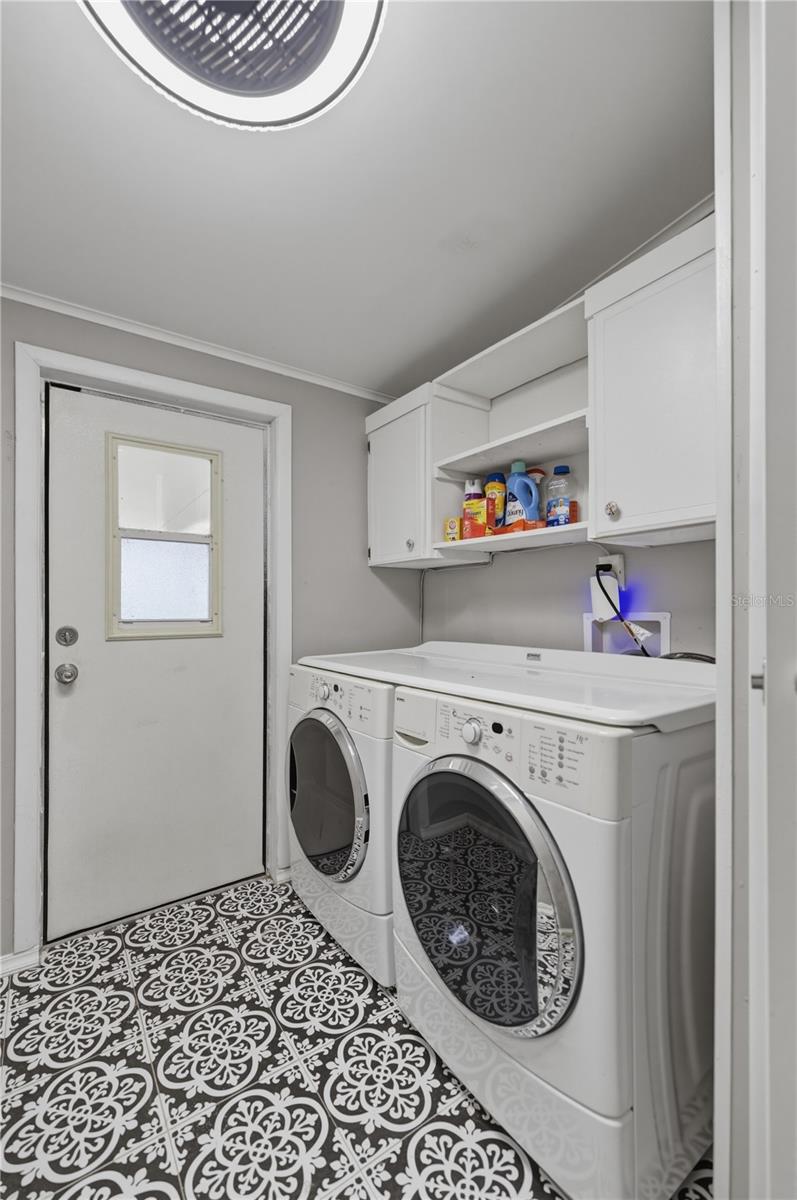 VICTORIA OAKS - Residential