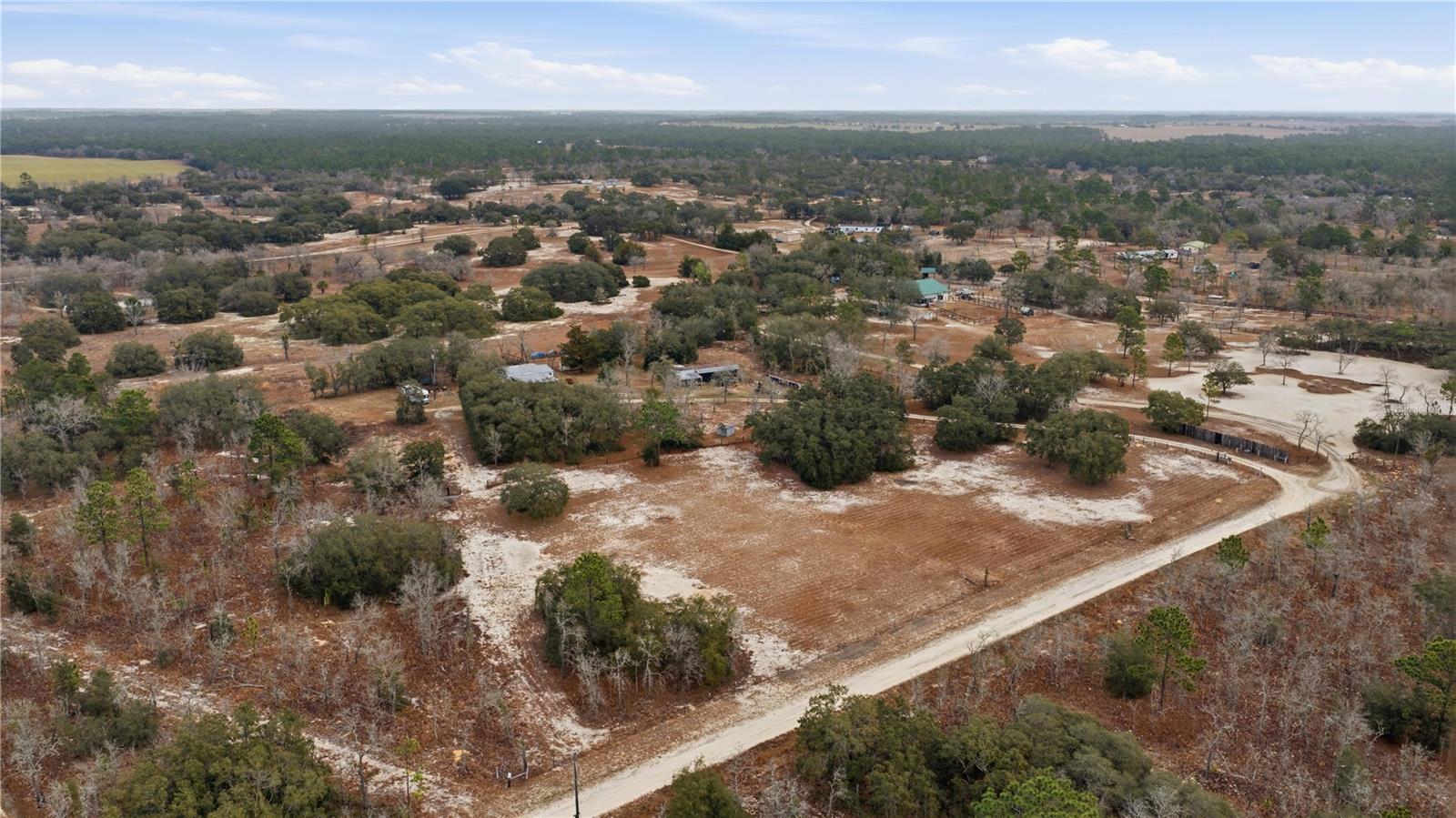 VICTORIA OAKS - Residential