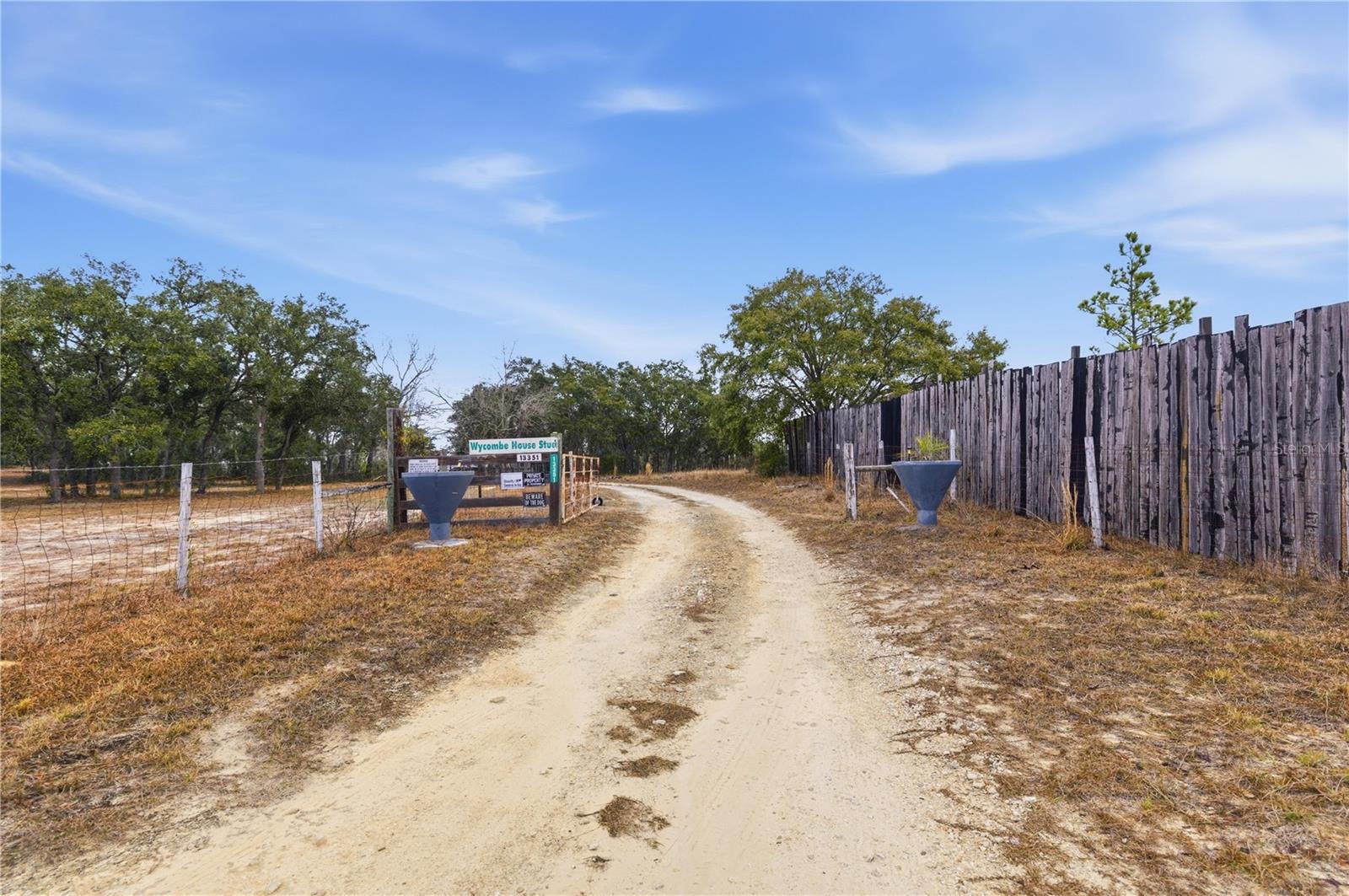 VICTORIA OAKS - Residential