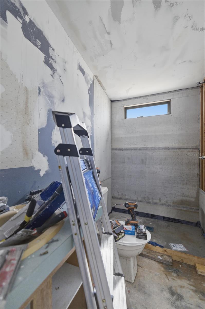 VICTORIA OAKS - Residential