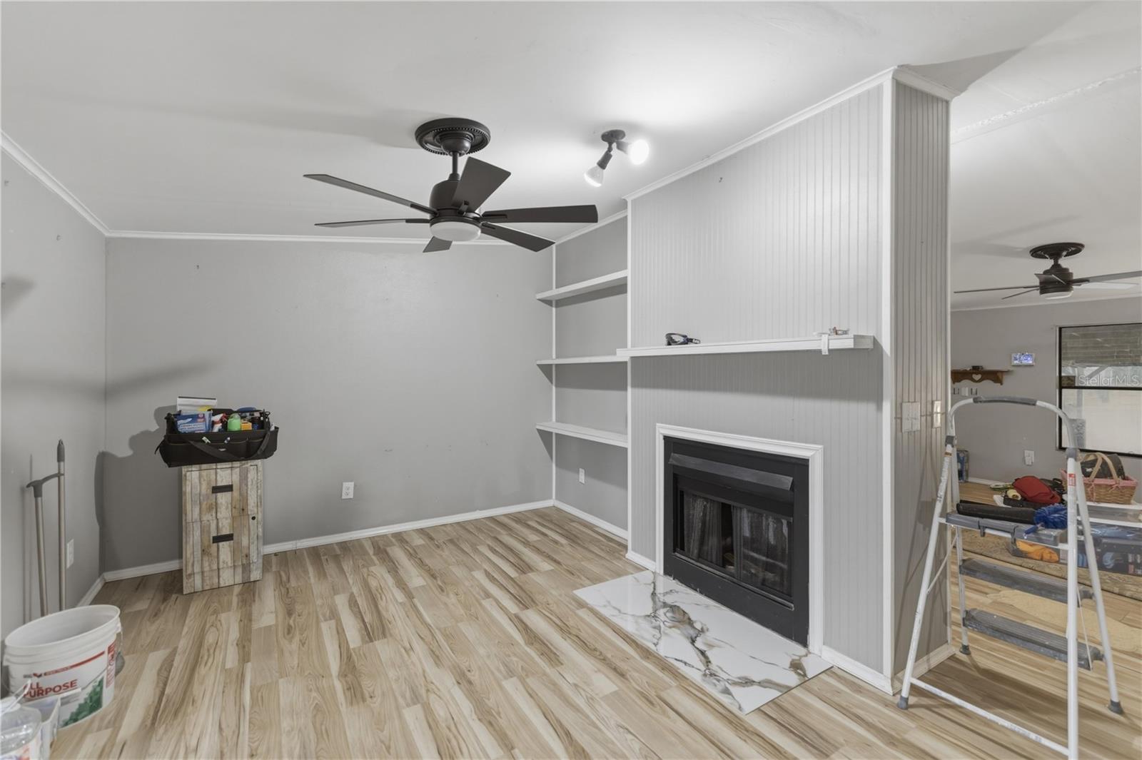 VICTORIA OAKS - Residential