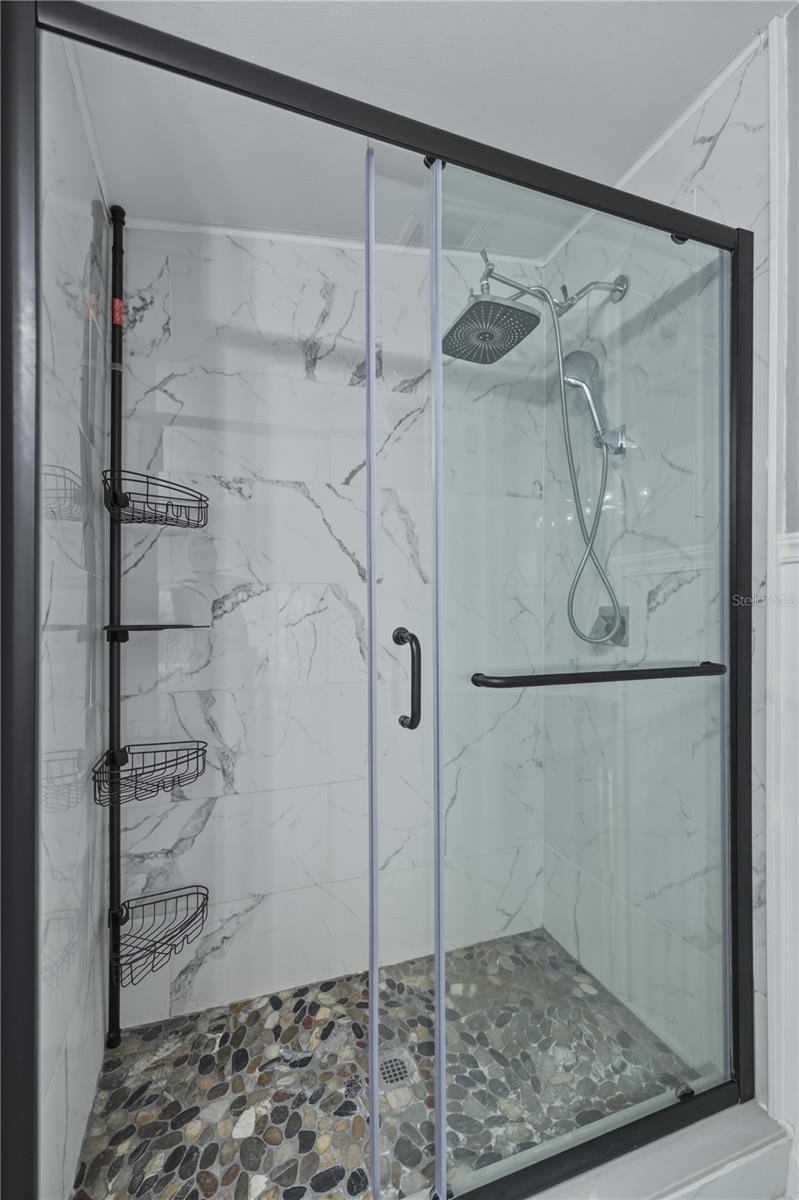 VICTORIA OAKS - Residential