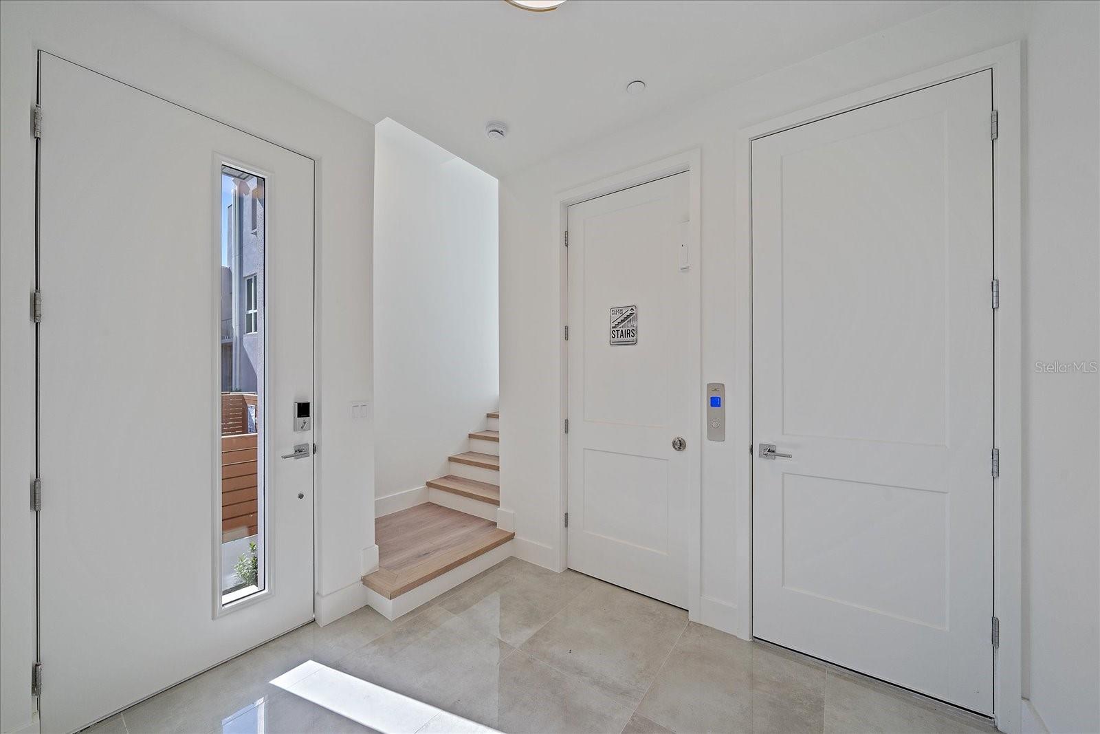 LAUREL ON THE WATER - Residential