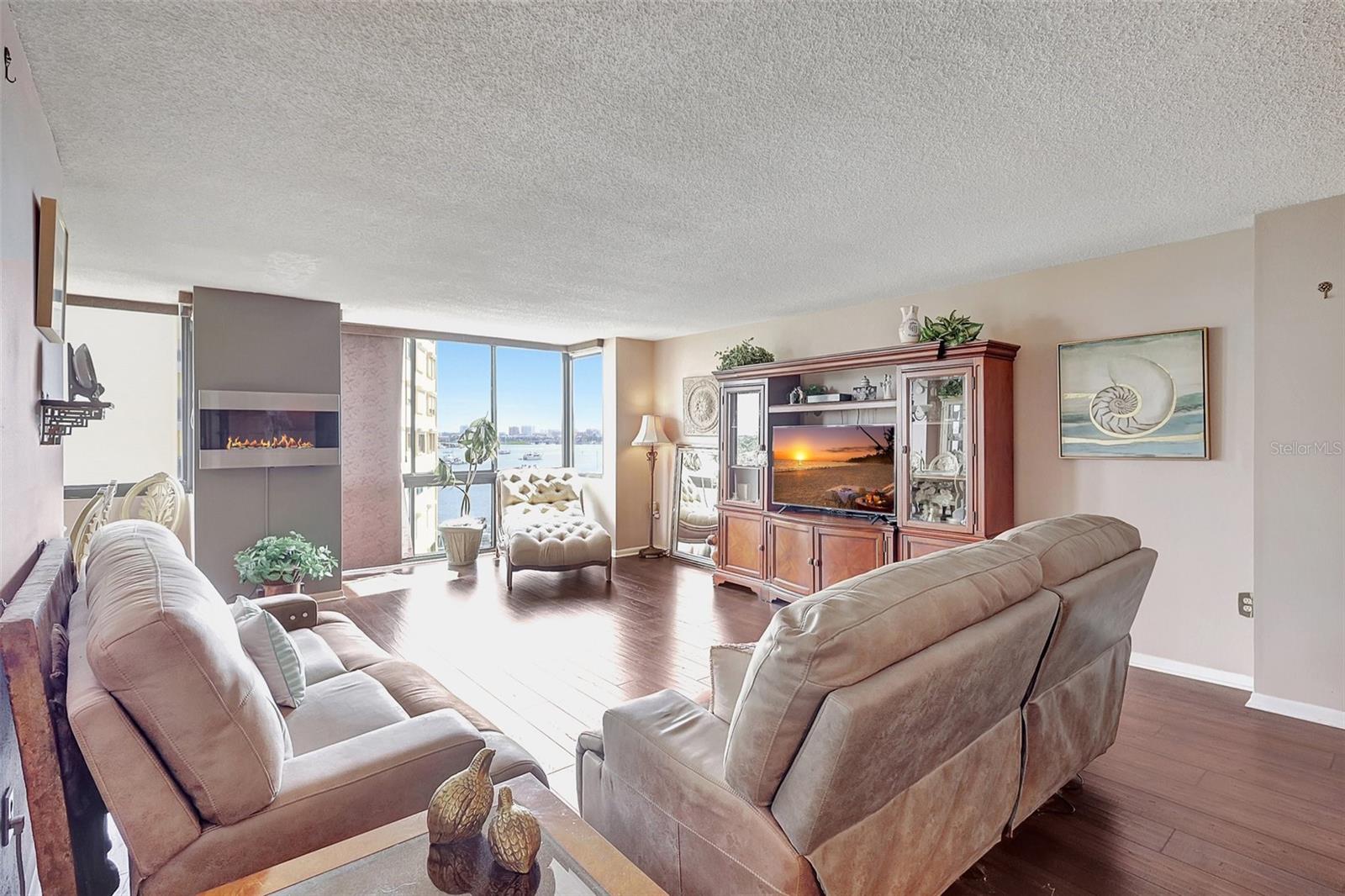 660 ISLAND WAY 506