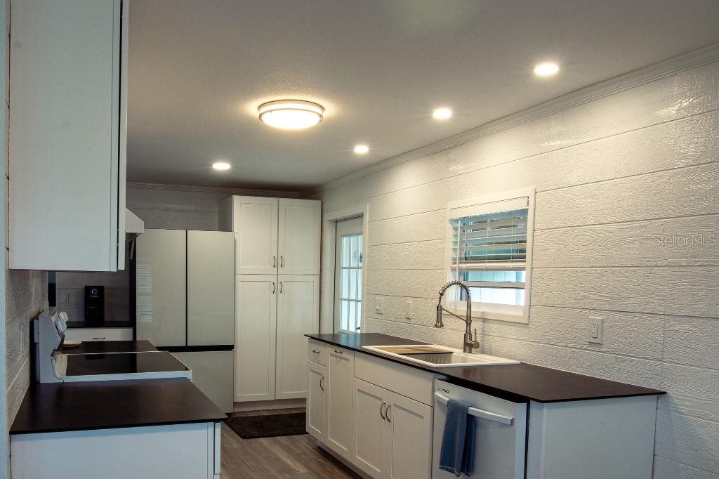 LEMON BAY ISLES PH 01 - Residential