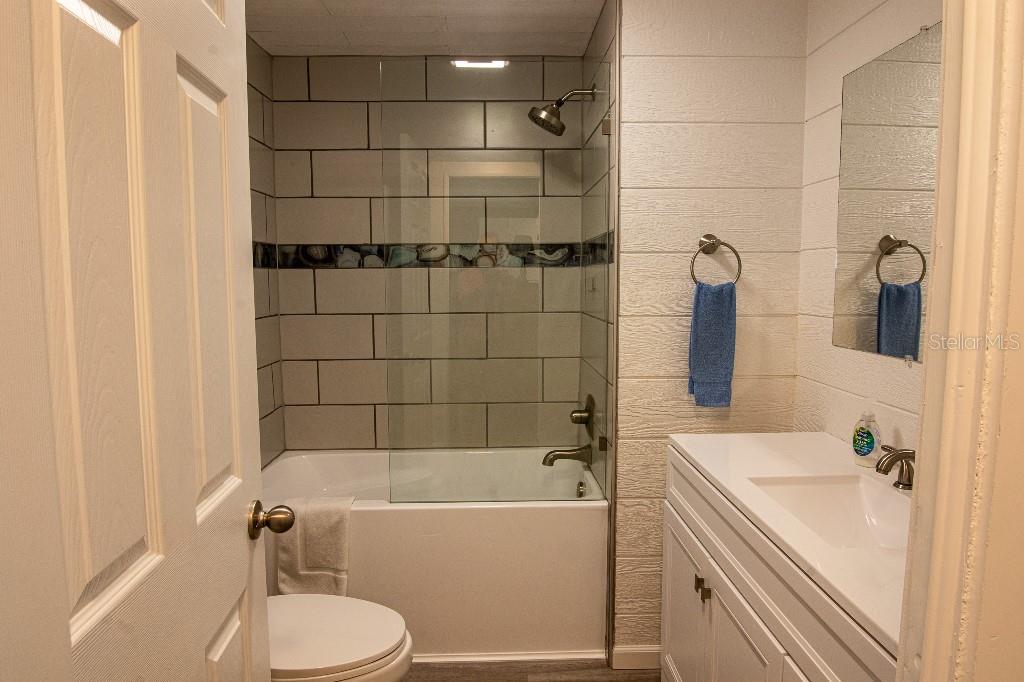 LEMON BAY ISLES PH 01 - Residential