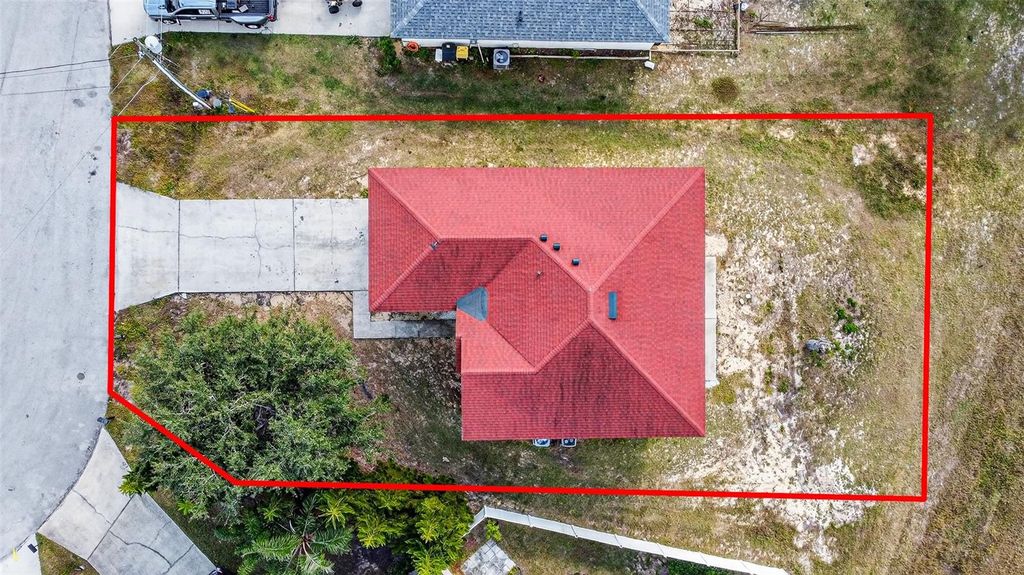 Photo of 1906 Lakeview Lane, Kissimmee, FL 34759 (MLS # O6381027)