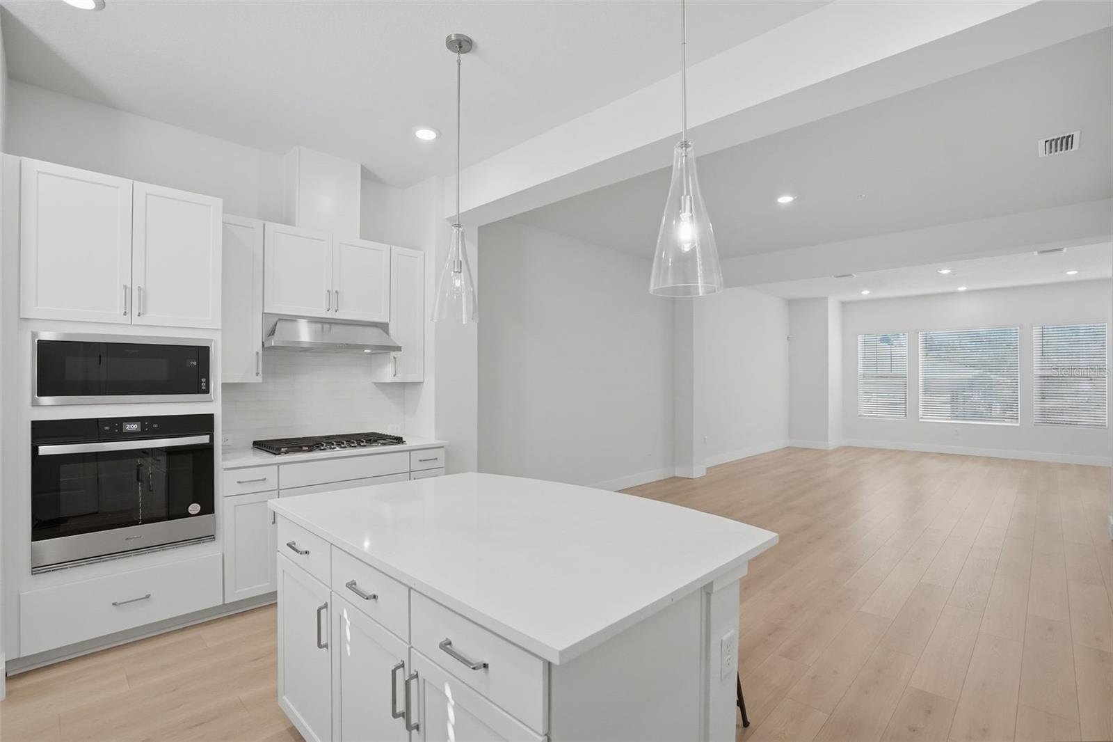 TOWNS AT KENWOOD - Residential Lease