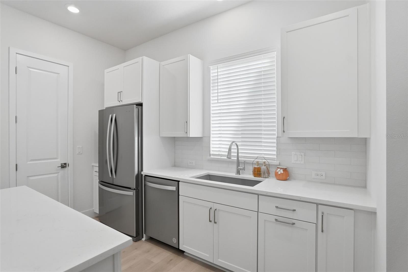 TOWNS AT KENWOOD - Residential Lease