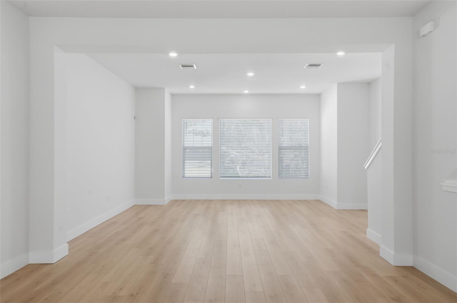 TOWNS AT KENWOOD - Residential Lease