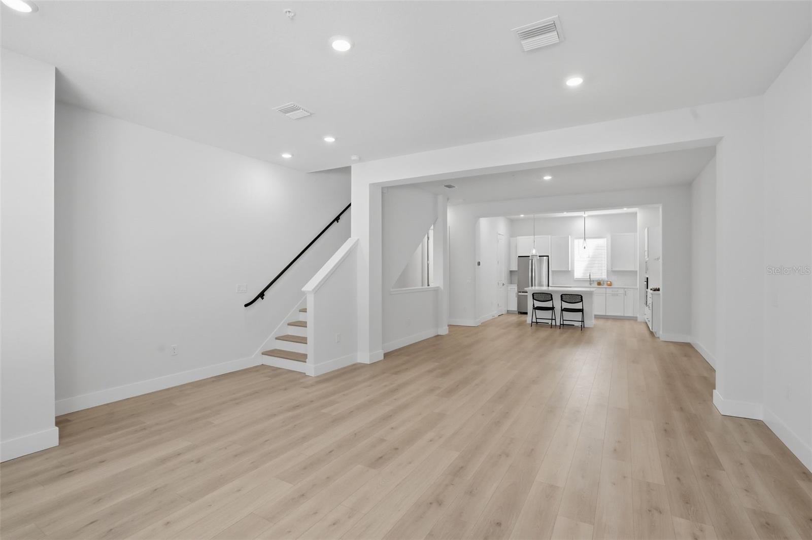 TOWNS AT KENWOOD - Residential Lease