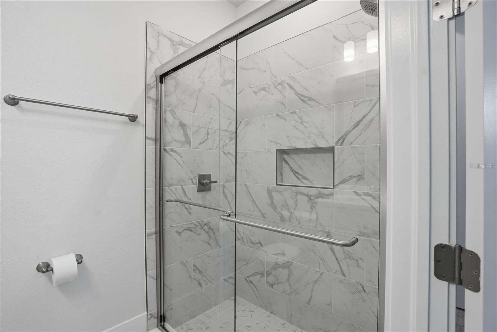 TOWNS AT KENWOOD - Residential Lease