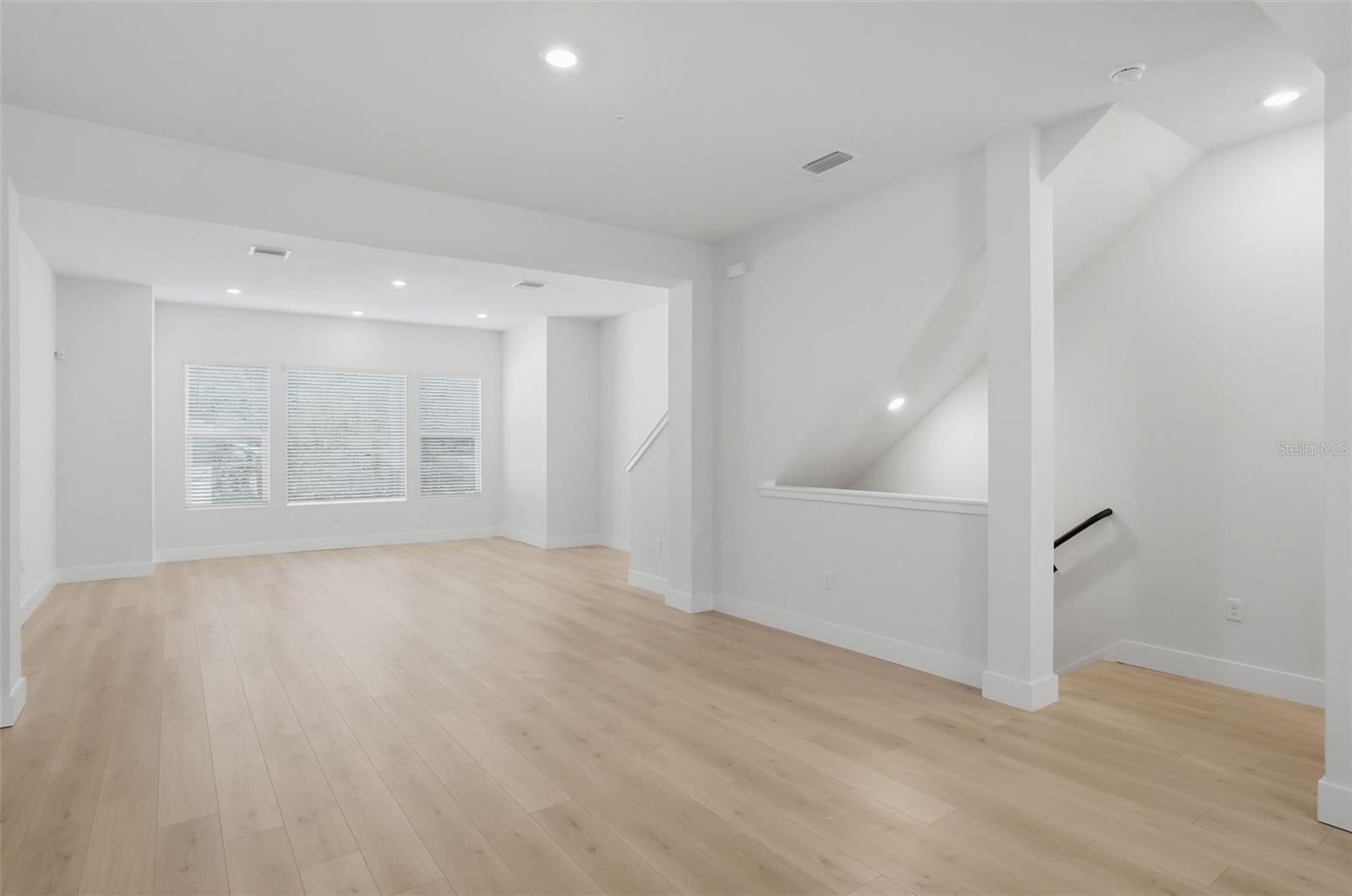 TOWNS AT KENWOOD - Residential Lease