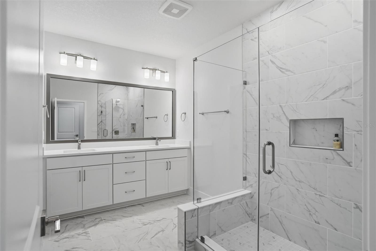 TOWNS AT KENWOOD - Residential Lease