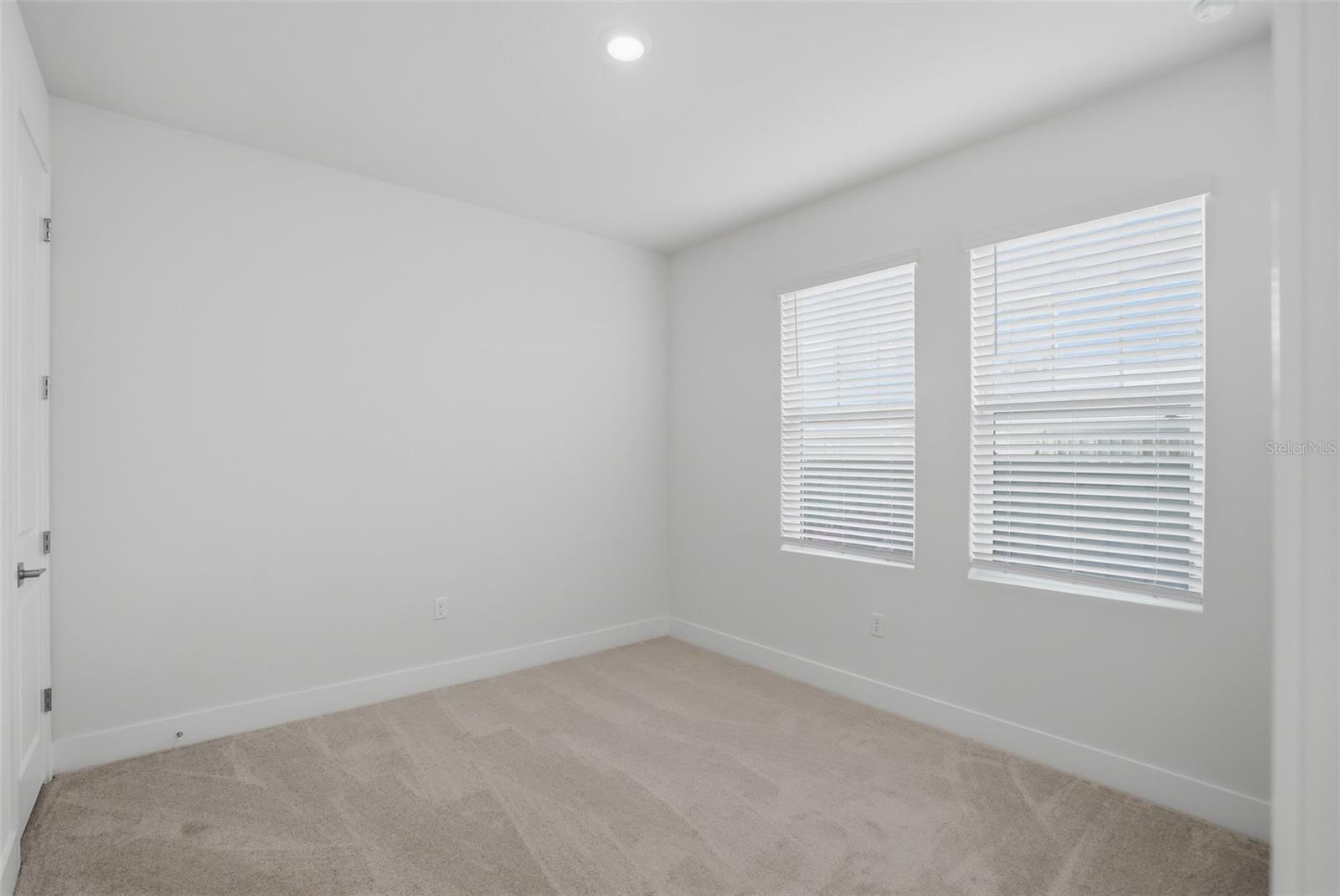 TOWNS AT KENWOOD - Residential Lease