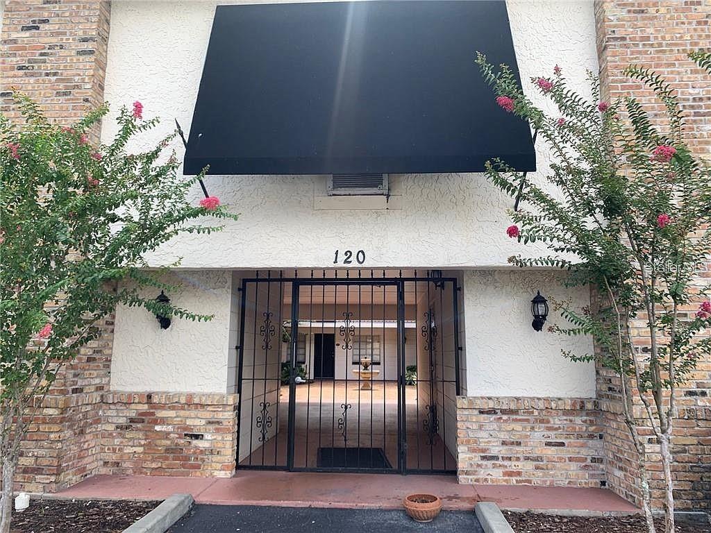 KINGSTON COURT VILLAS - Residential