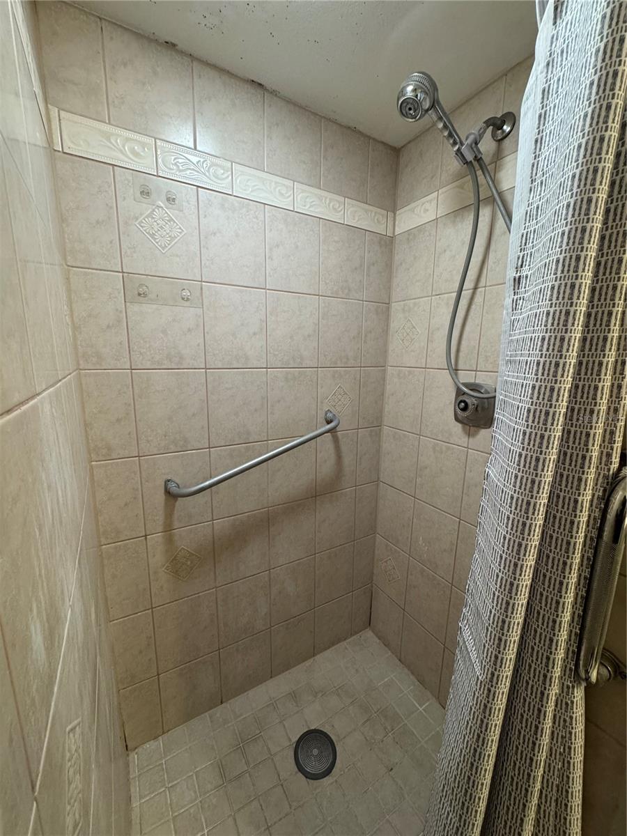 EAST LAKE WOODLANDS CYPRESS ESTATES - Residential Lease