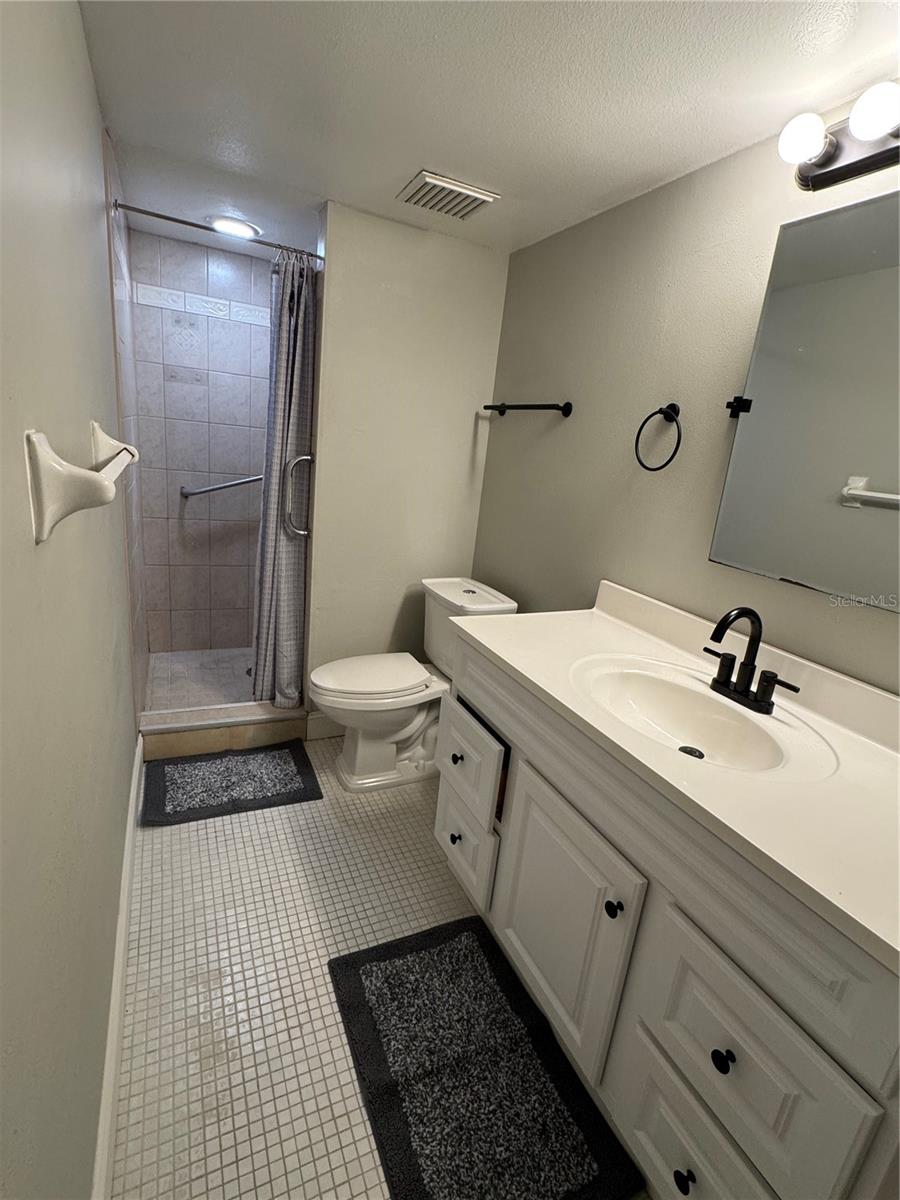 EAST LAKE WOODLANDS CYPRESS ESTATES - Residential Lease