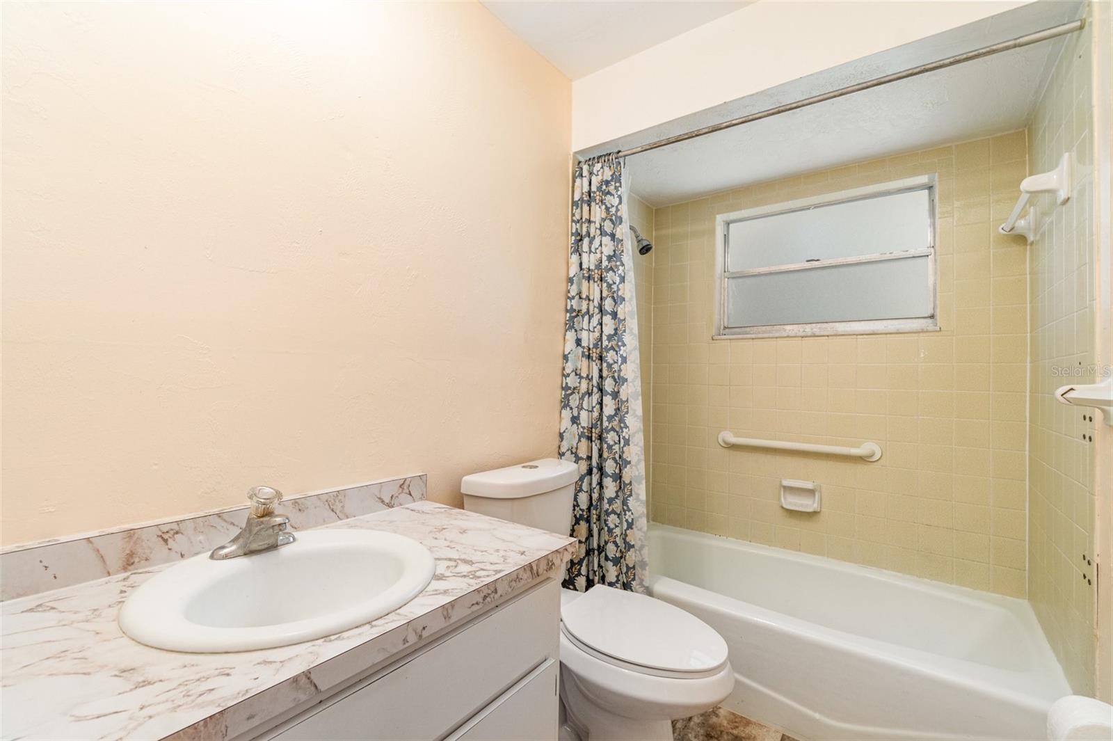 HINCKLEYS SUB - Residential