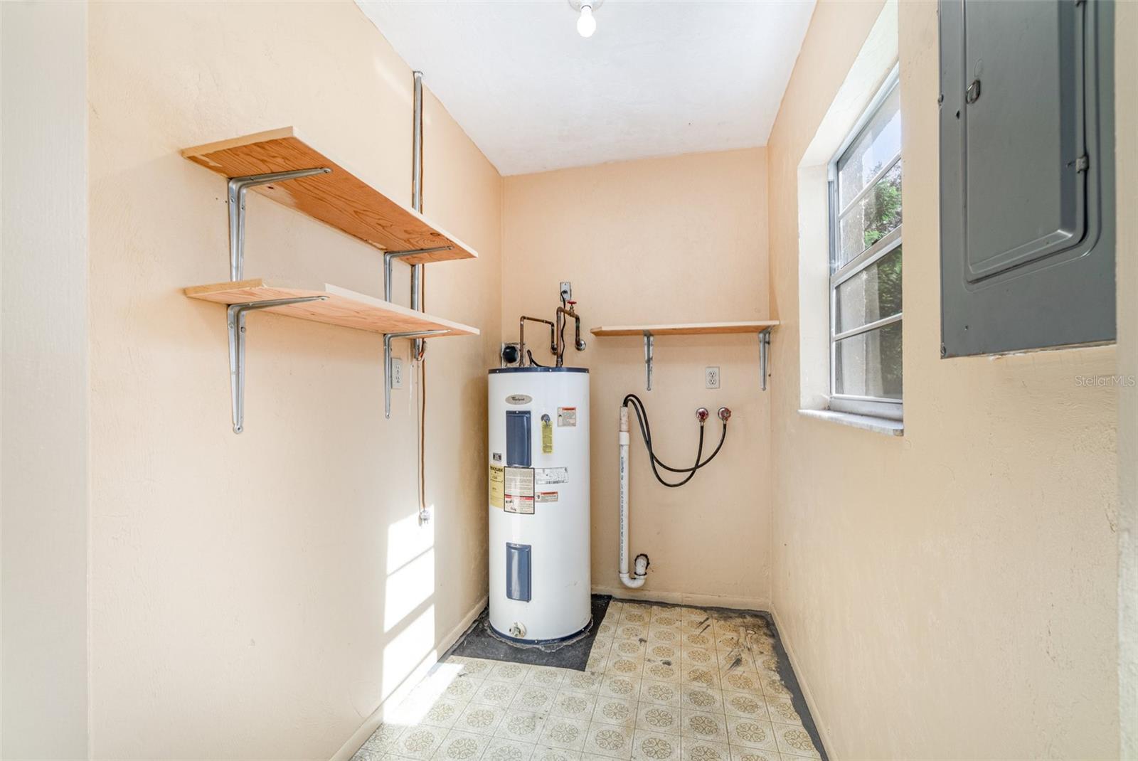 HINCKLEYS SUB - Residential