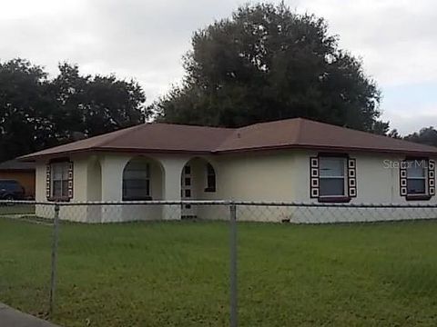 A home in PLANT CITY