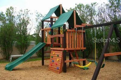 ISLAND CLUB WEST PH 02 - Residential Lease