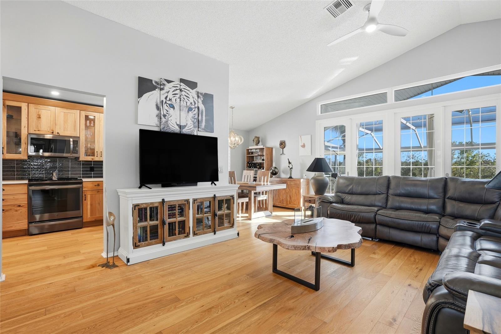 732 LIGHTHOUSE DRIVE