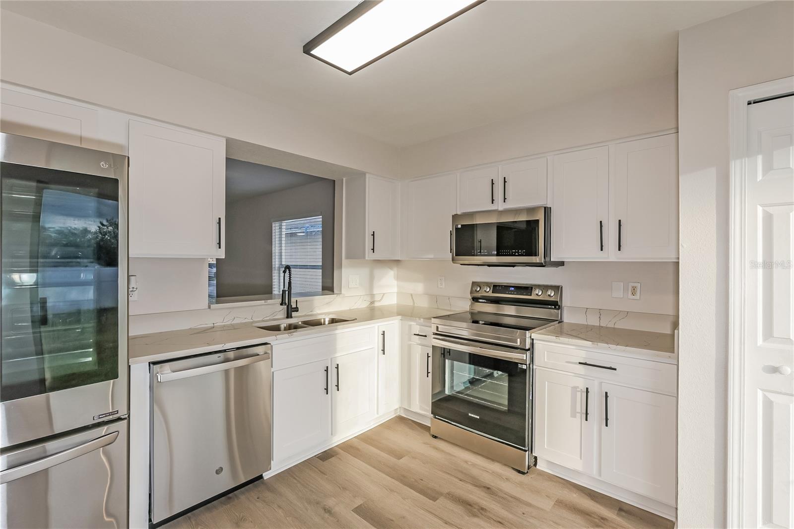 CARRIAGE POINTE PH 01 - Residential