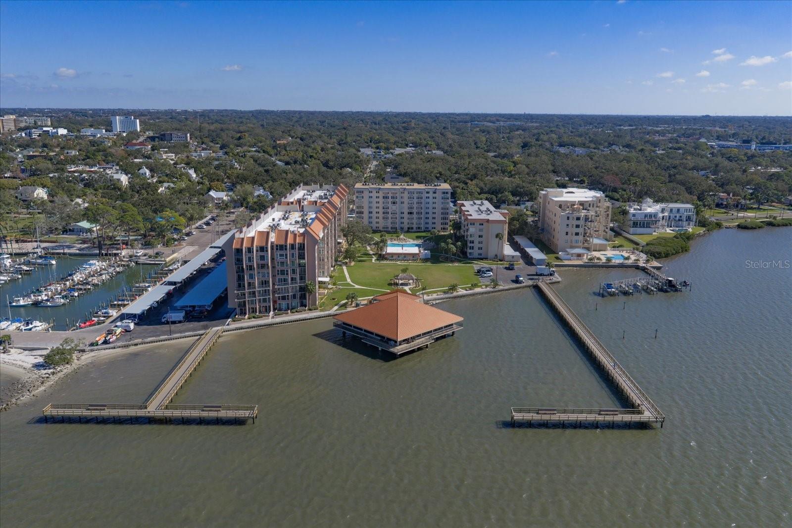 EDGEWATER ARMS 4TH CONDO - Residential