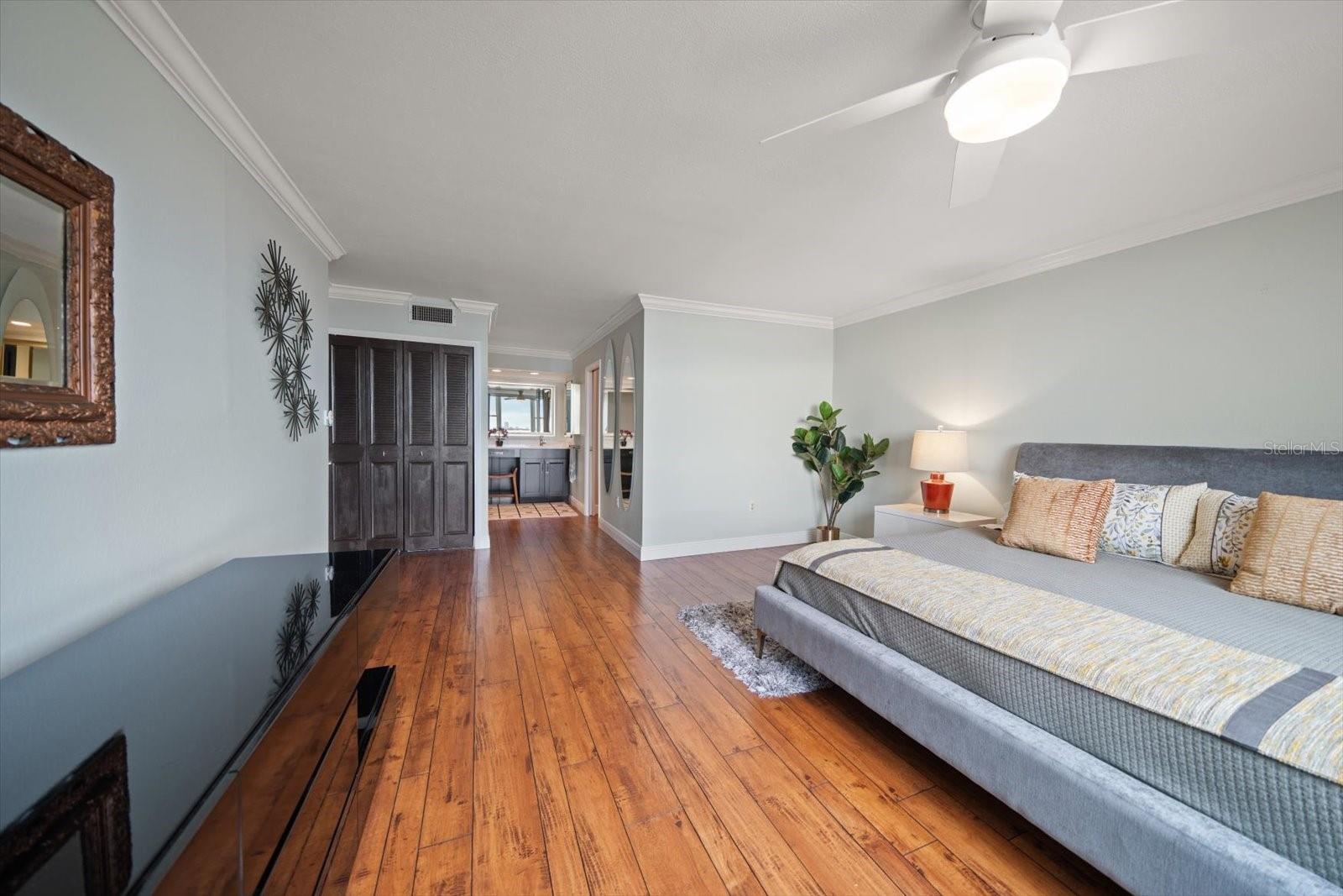 EDGEWATER ARMS 4TH CONDO - Residential