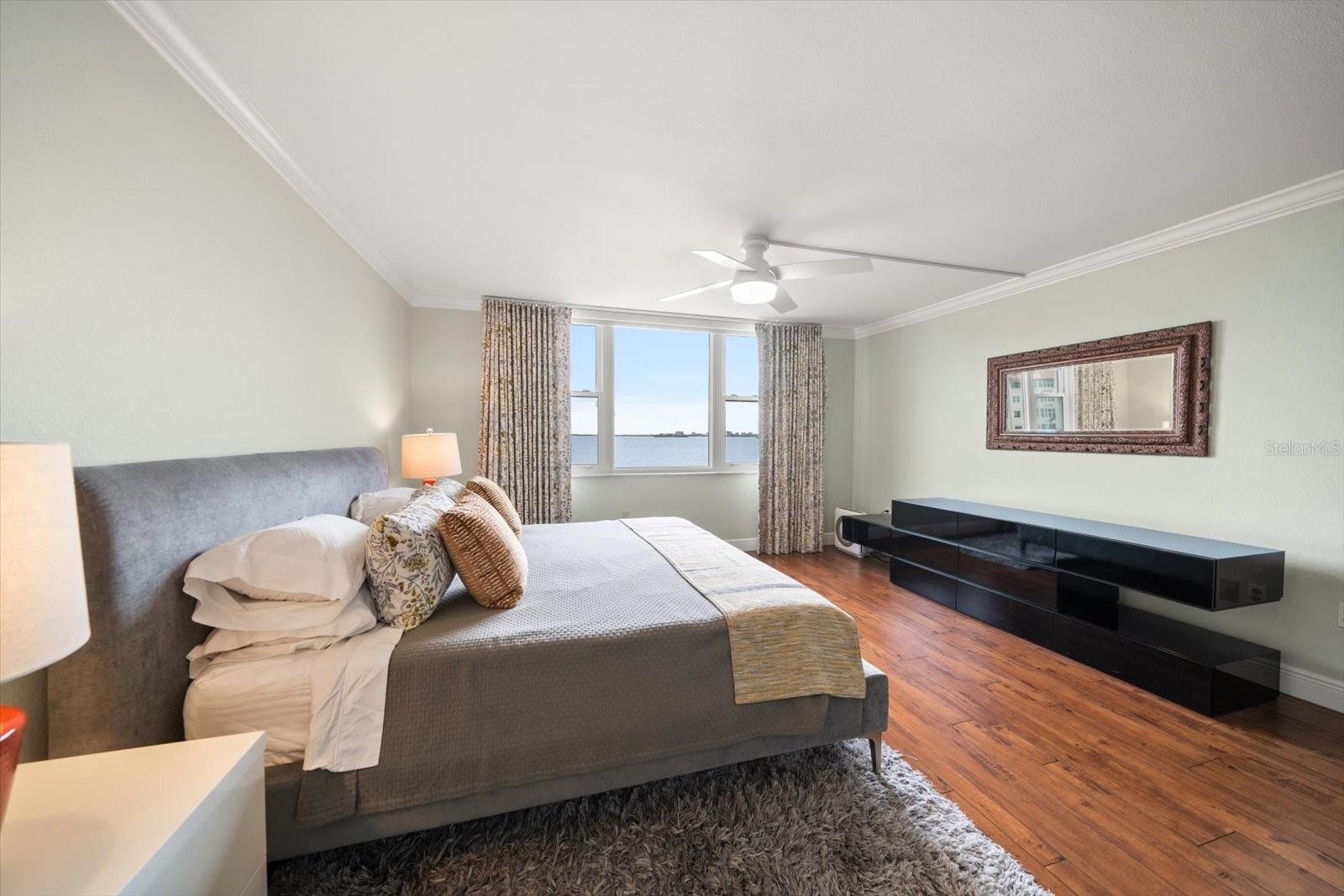 EDGEWATER ARMS 4TH CONDO - Residential