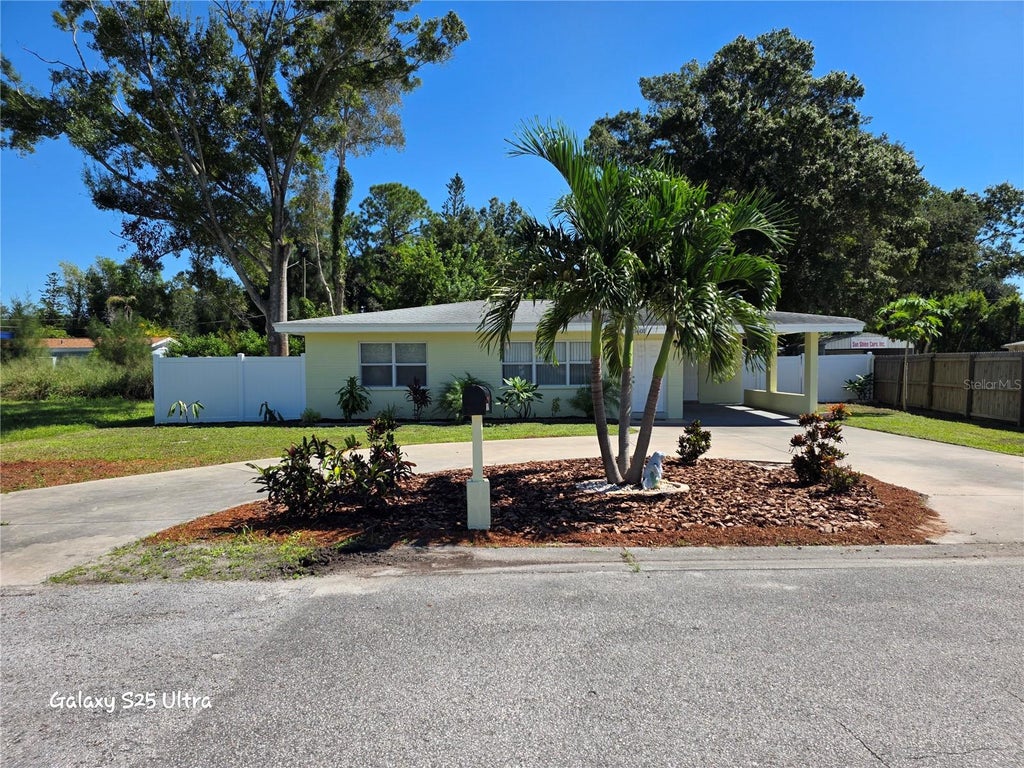 Photo of 15601 Alma Avenue, Clearwater, FL 33760 (MLS # TB8557786)