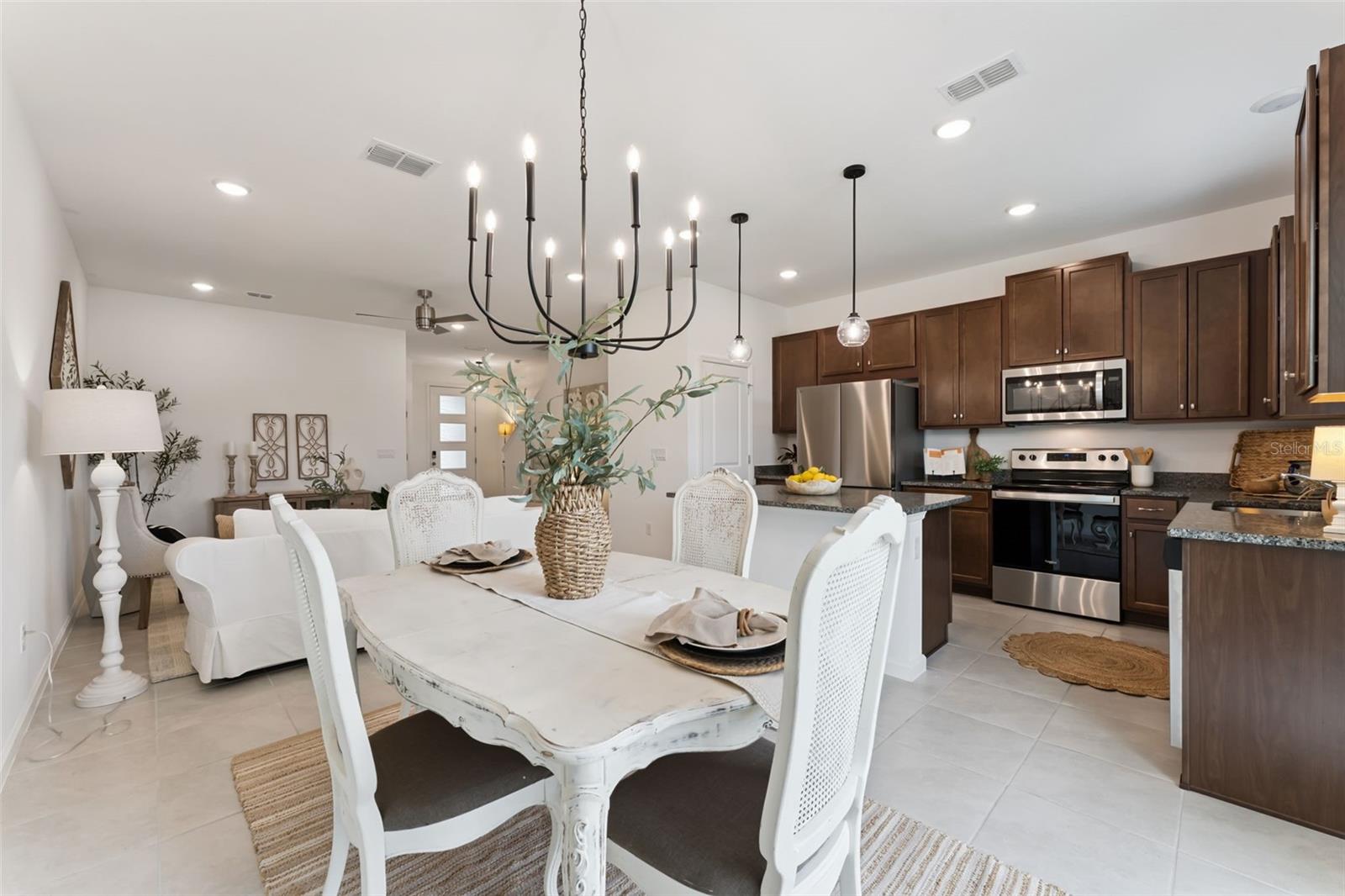 1070 SPRING PALMS LOOP