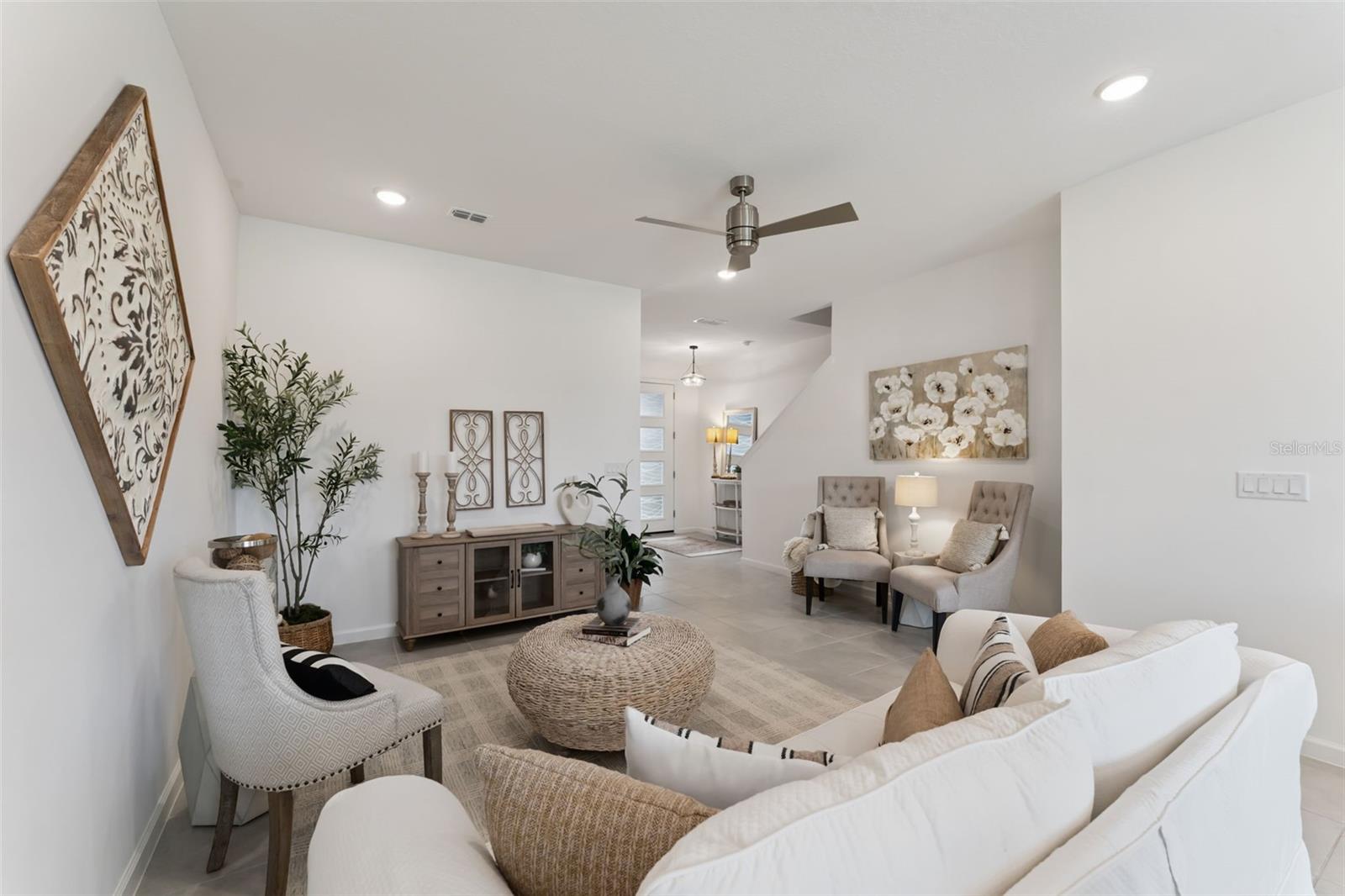 1070 SPRING PALMS LOOP