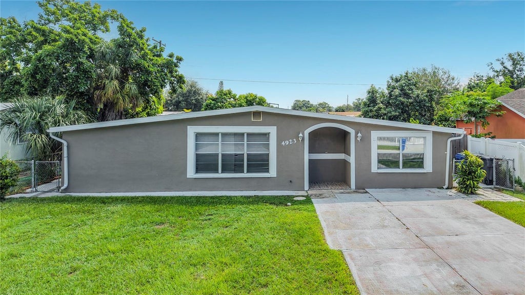 Photo of 4923 Cresthill Drive, Tampa, FL 33615 (MLS # TB8548640)