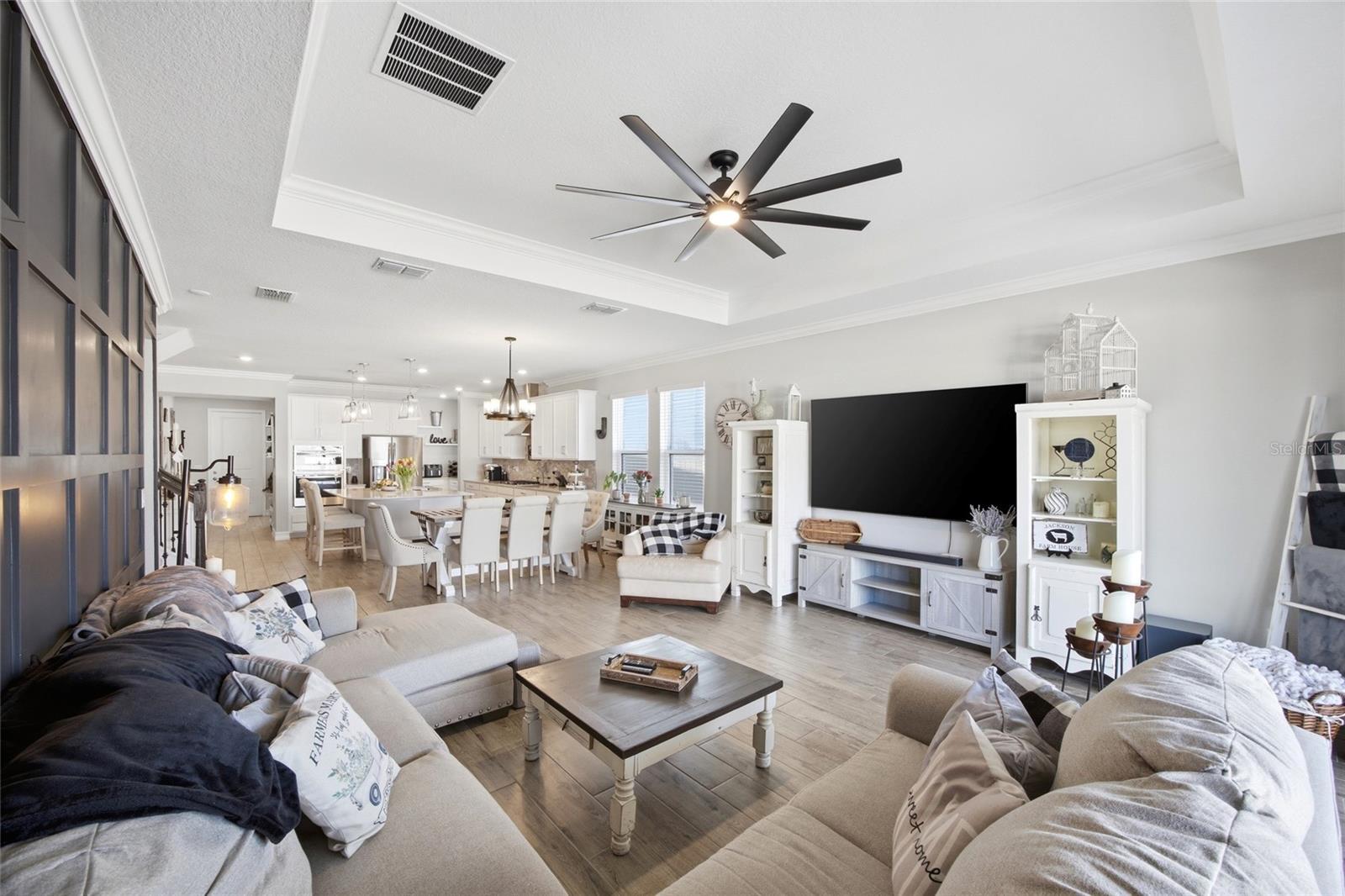 BRYANT SQUARE - Residential