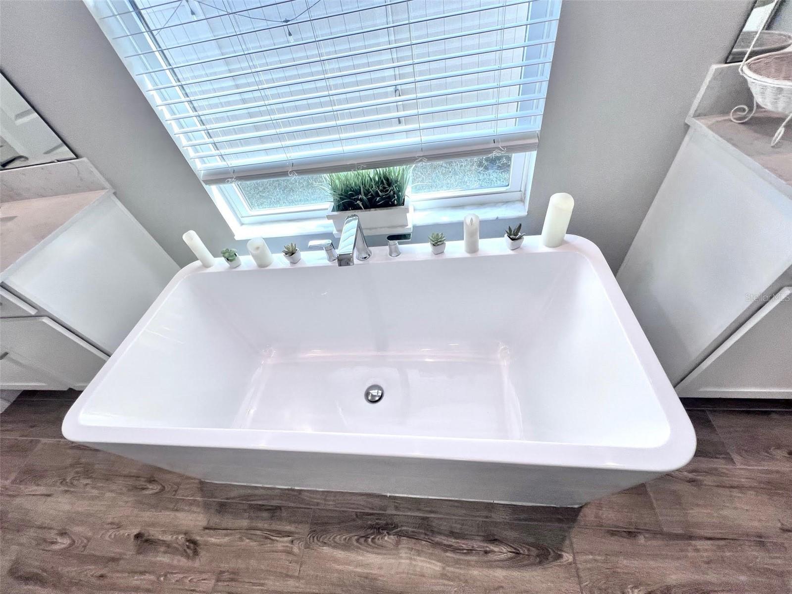 BRYANT SQUARE - Residential