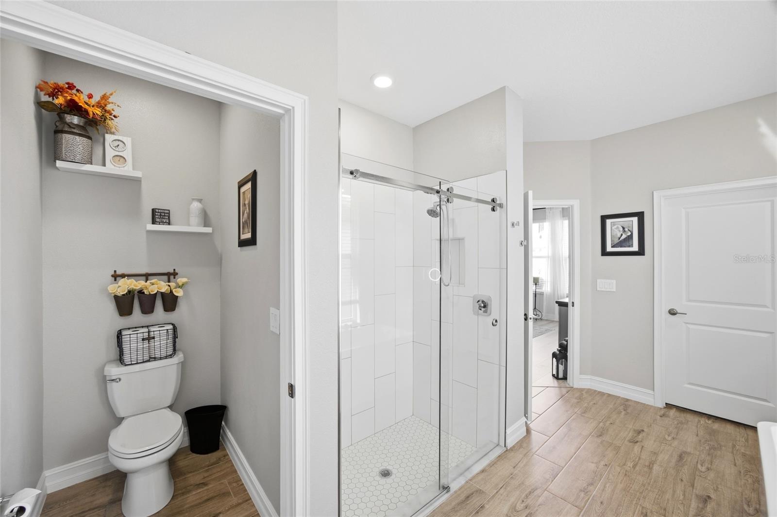 BRYANT SQUARE - Residential