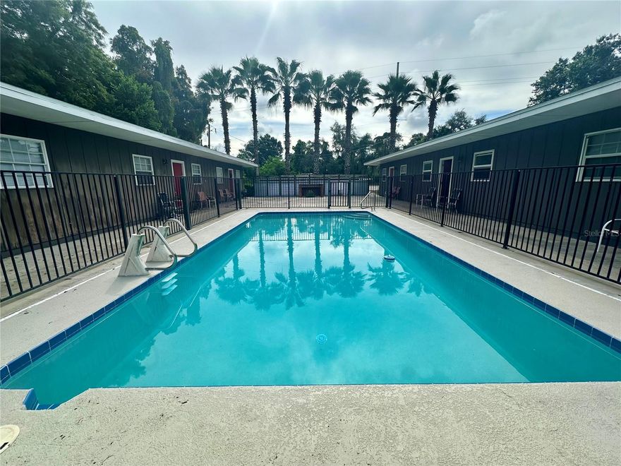 APARTMENT AVAILABLE Enjoy peaceful living at this quaint lakefront community. Renovated second level, 1 BD/ 1 BA located in a peaceful pool community with beautiful lake views and lake access.  On the shore of Lake Millsite, the property offers wonderful outdoor living with a community pool and private dock. Book a showing today
so not to miss this great opportunity.