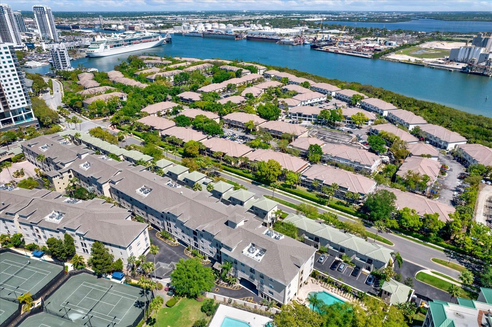 HARBOUR PLACE CITY HOMES - Residential