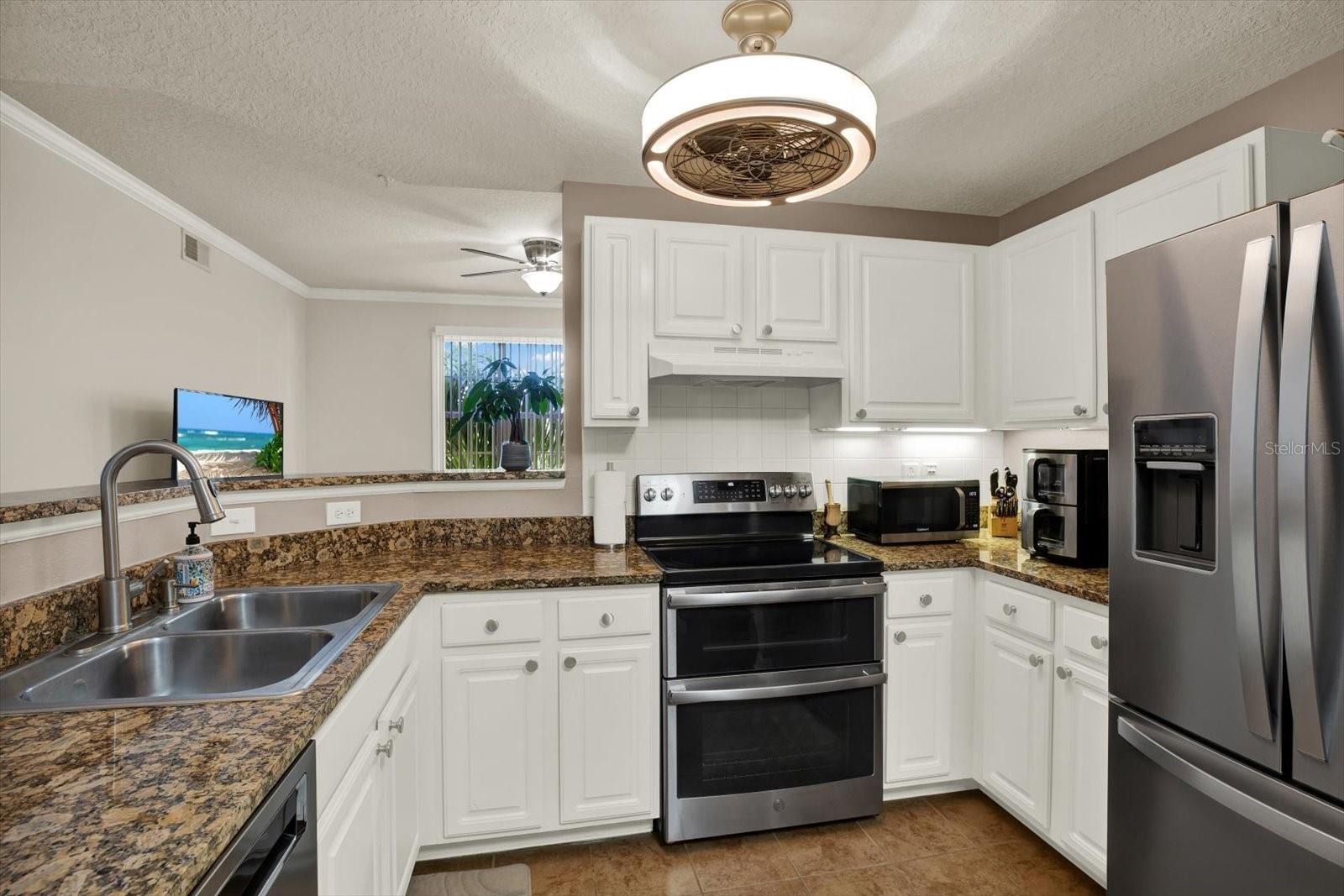 HARBOUR PLACE CITY HOMES - Residential