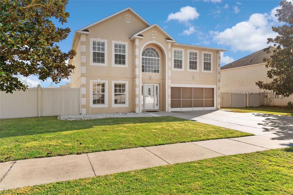 Photo of 7716 Park Hill Avenue, Leesburg, FL 34748 (MLS # O6375467)