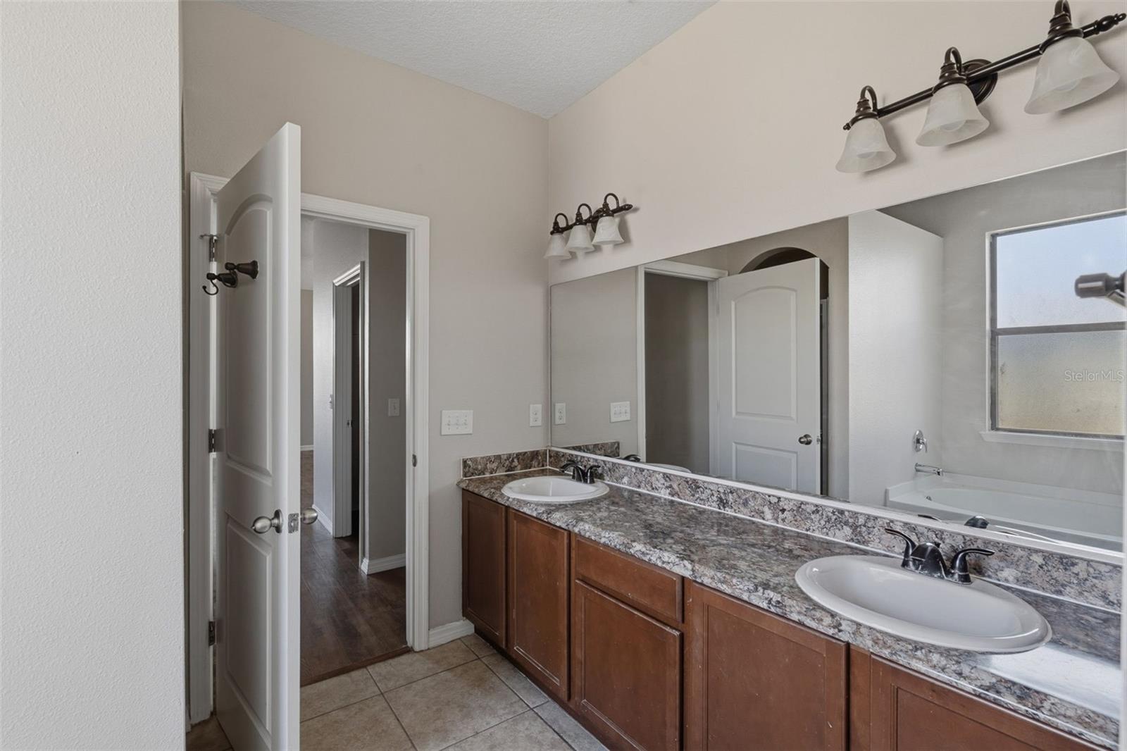 VILLAGES/BRIDGEWATER VILLAGE 1 - Residential